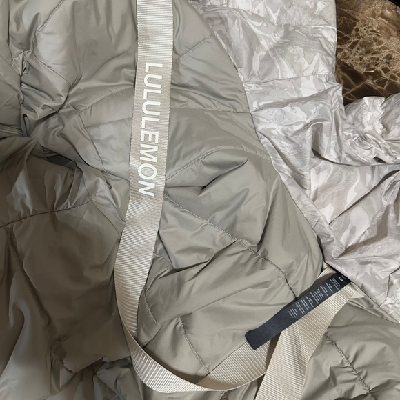 🔥NWT LULULEMON MEN'S DOWN JACKET MAPLE METAMORPHOSIS LIGHT NEUTRAL MULTI 3XL - Picture 11 of 14